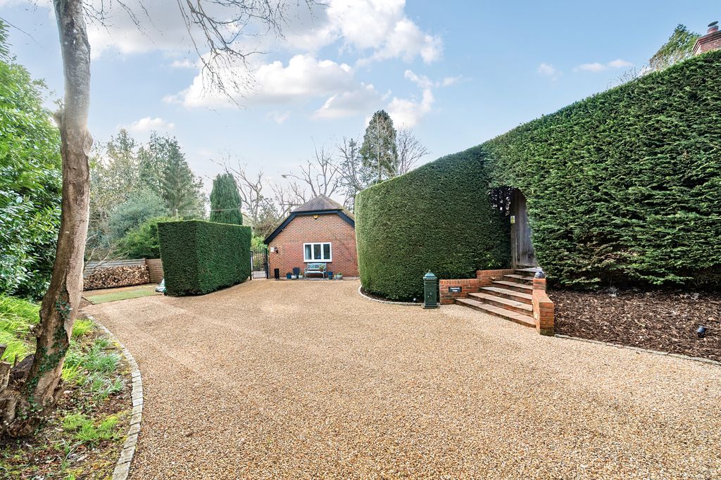 Property photo 3 of 13