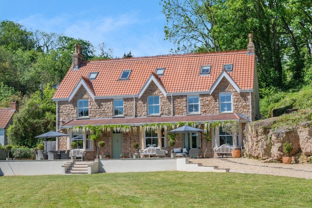 Property photo 1 of 36