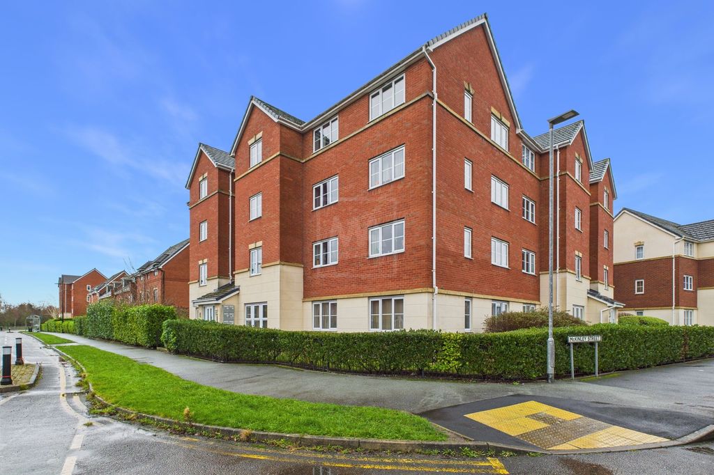 Property photo 1 of 10 Front External