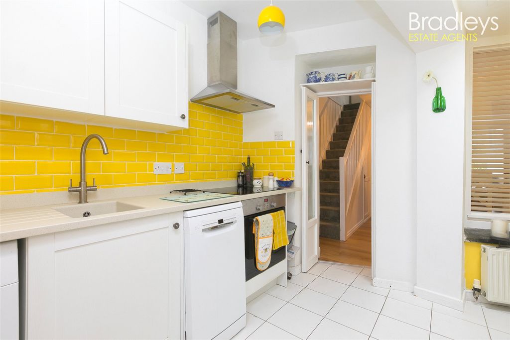 Property photo 2 of 21 Picture No. 08