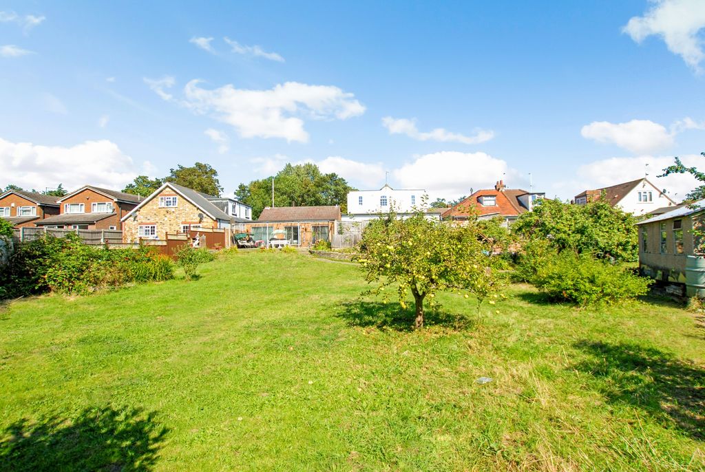 Property photo 2 of 19