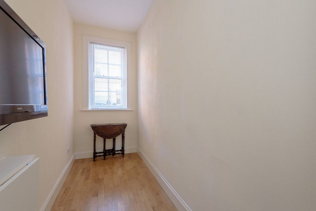 Property photo 3 of 18 Property Image 3