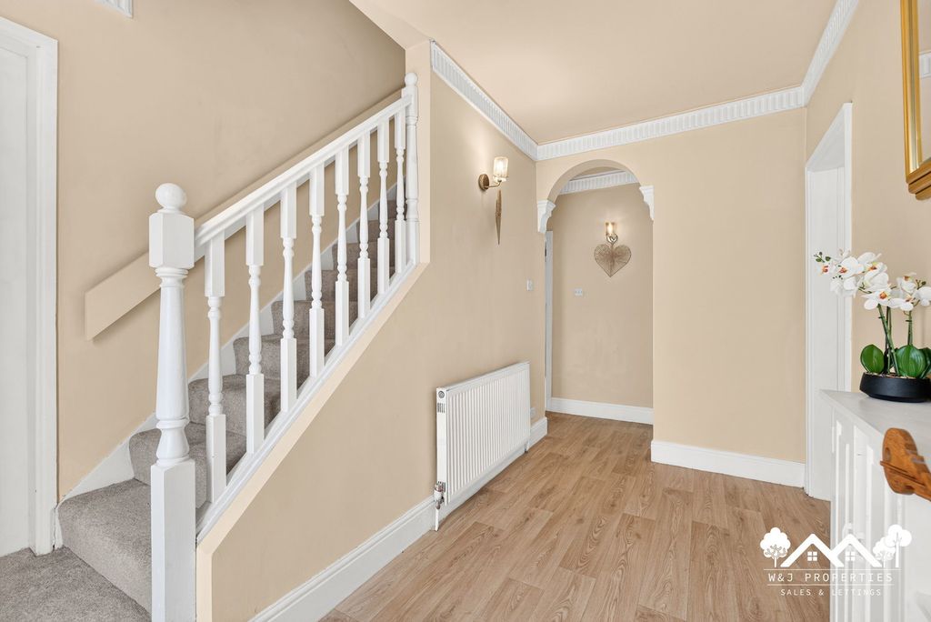 Property photo 2 of 45
