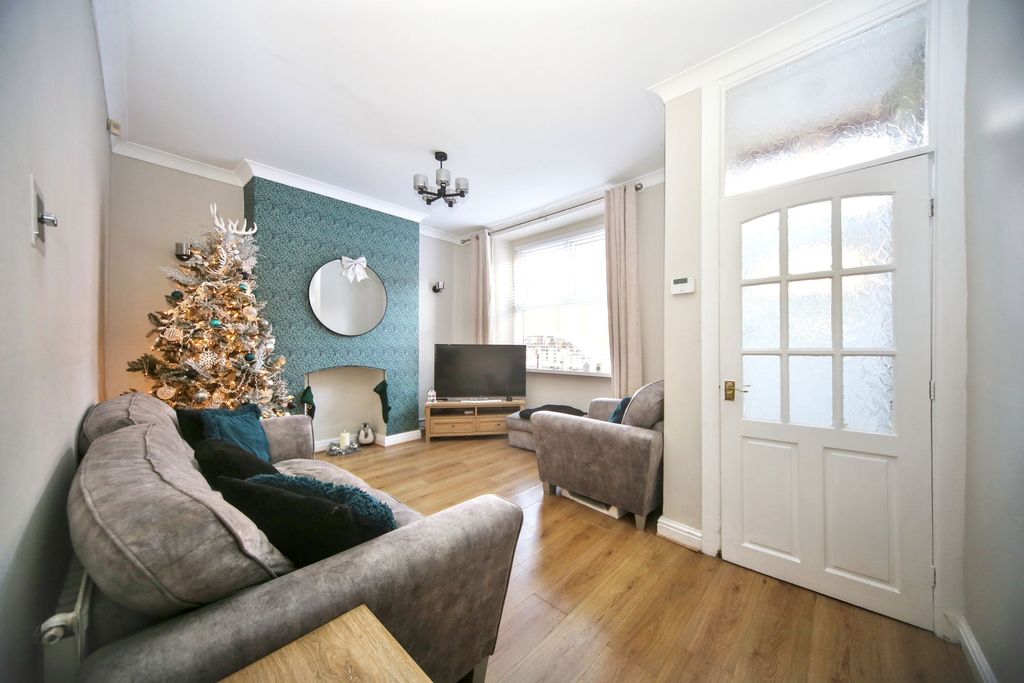 Property photo 2 of 22