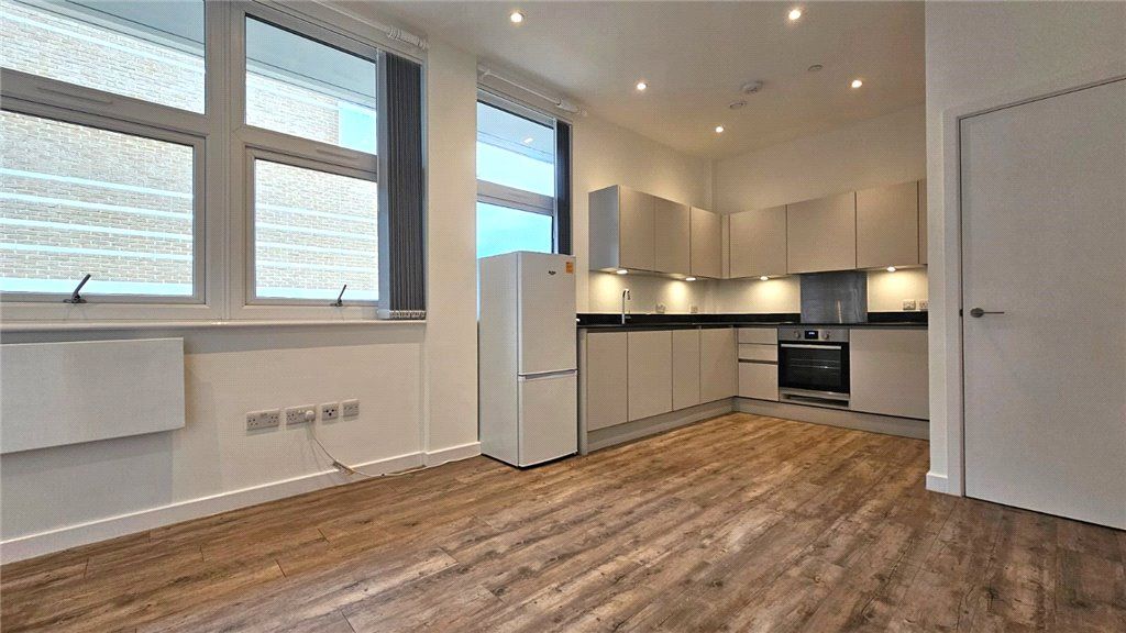 Property photo 3 of 8 Living