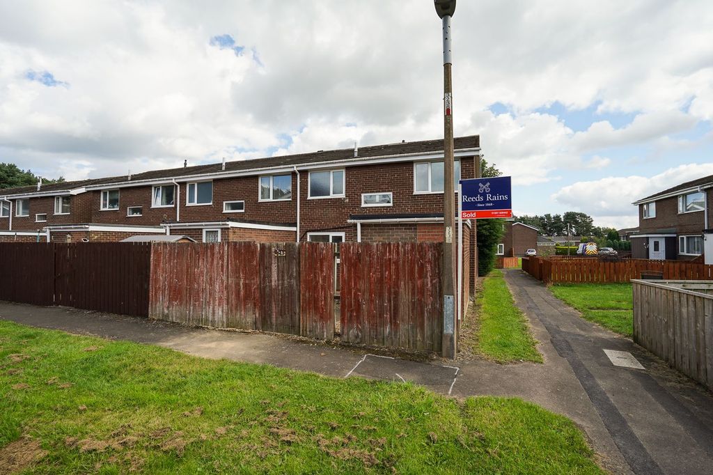 Property photo 1 of 9