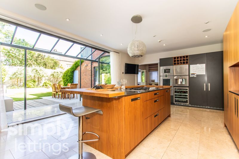 Additional image 11 of 8 bed property to rentPalmeira Avenue, Hove BN3