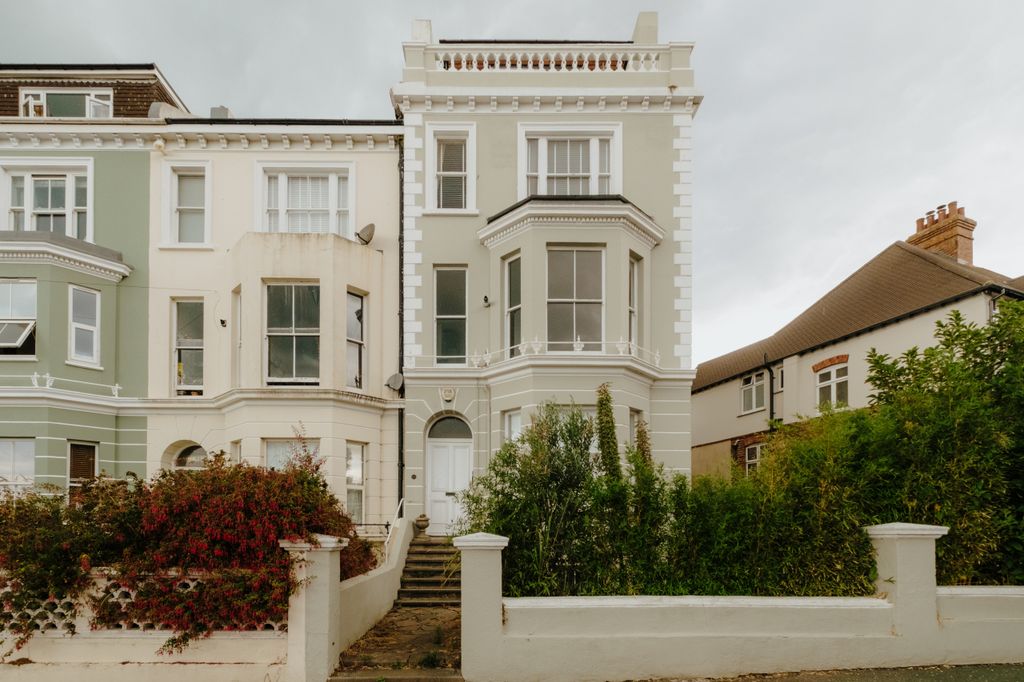 Property photo 2 of 22 Croft-Stleonards-Magdalenroad-Exterior-10