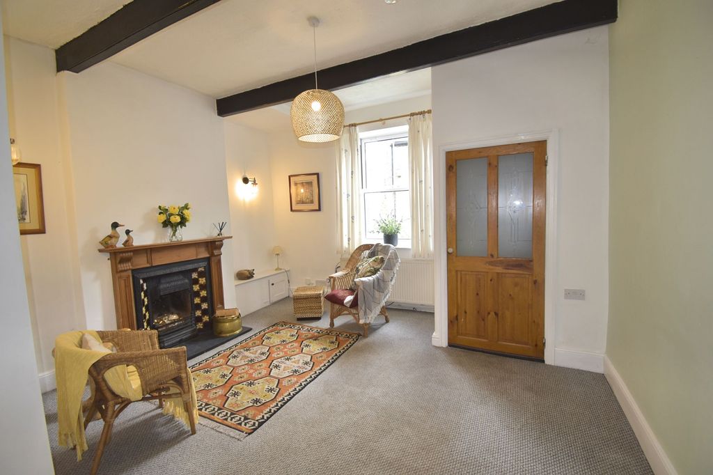 Property photo 3 of 18