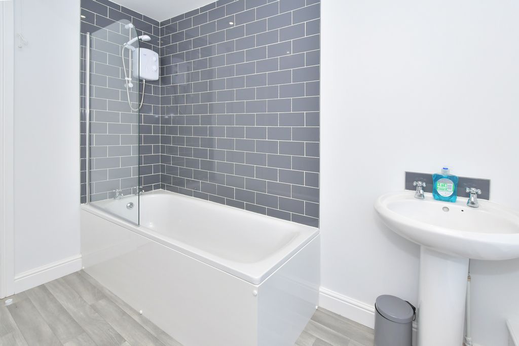 Property photo 2 of 25 Bathroom First Floor