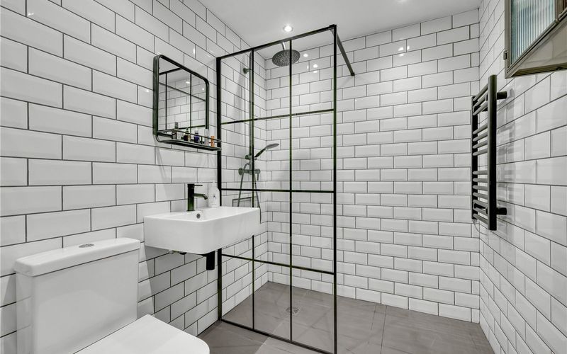 Additional image 10 of 1 bed flat for sale1 Bridge Road, East Molesey KT8