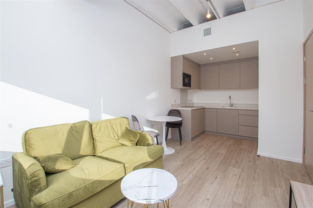 Property photo 2 of 20 208Sta_1.Jpg