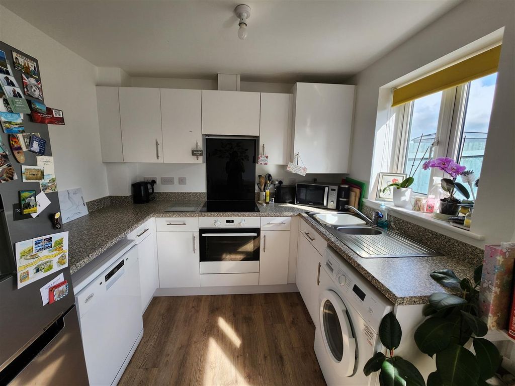 Property photo 3 of 16