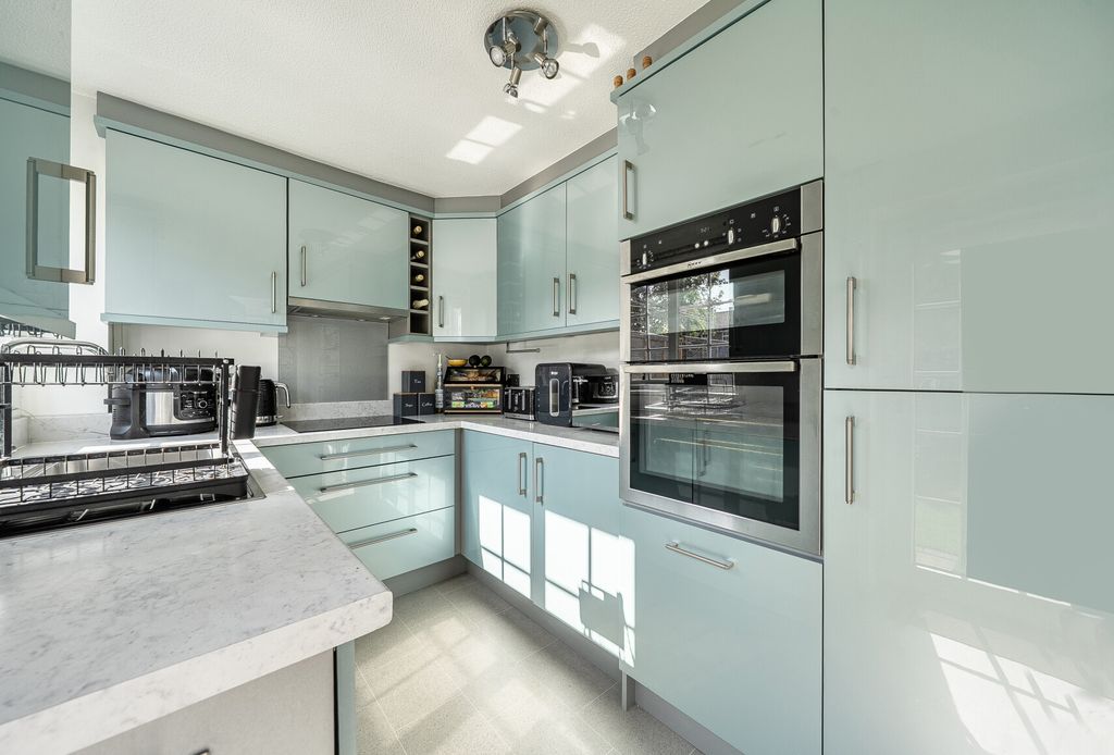Property photo 2 of 20 1495844-7-6A5De54...
