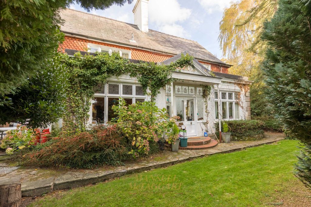 Property photo 1 of 32