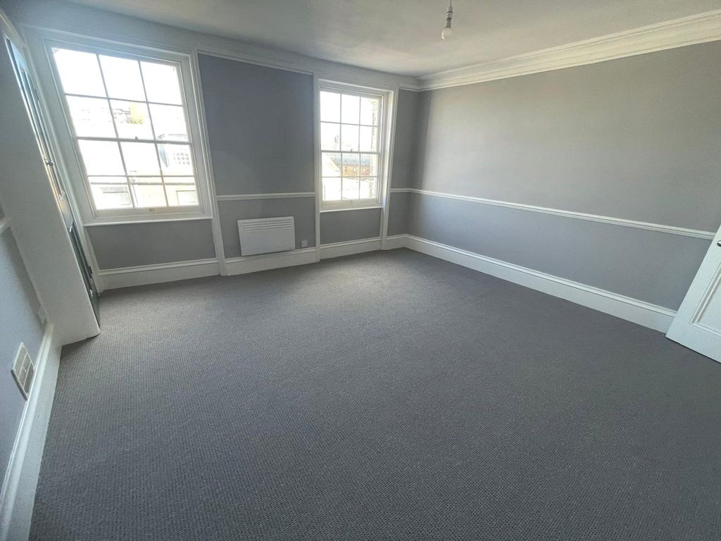 Property photo 2 of 8 Picture No. 04