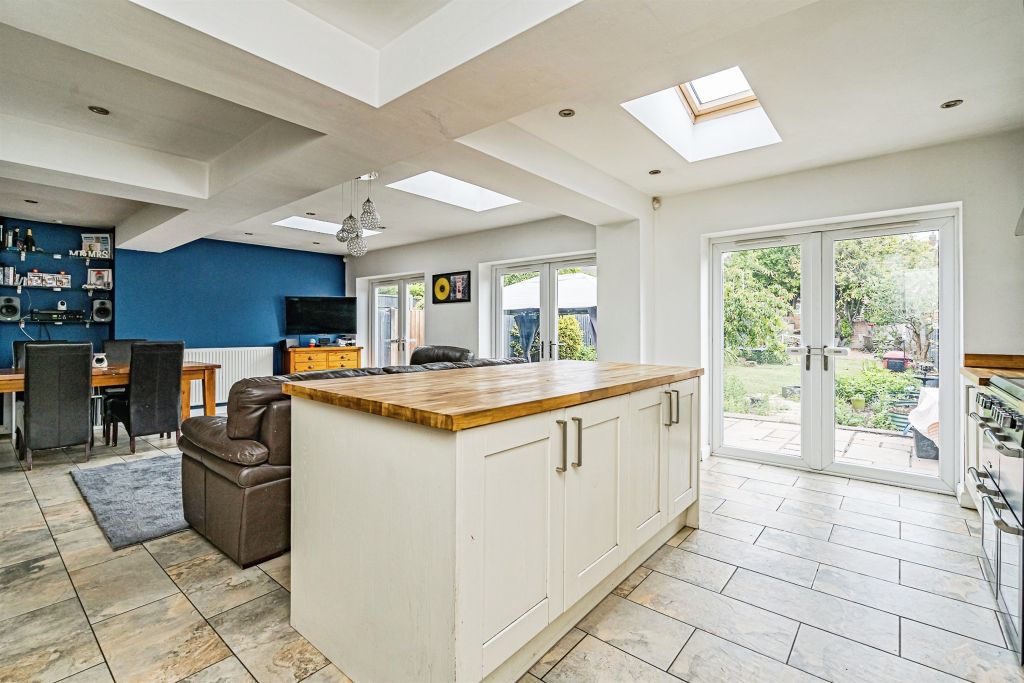 Property photo 2 of 17