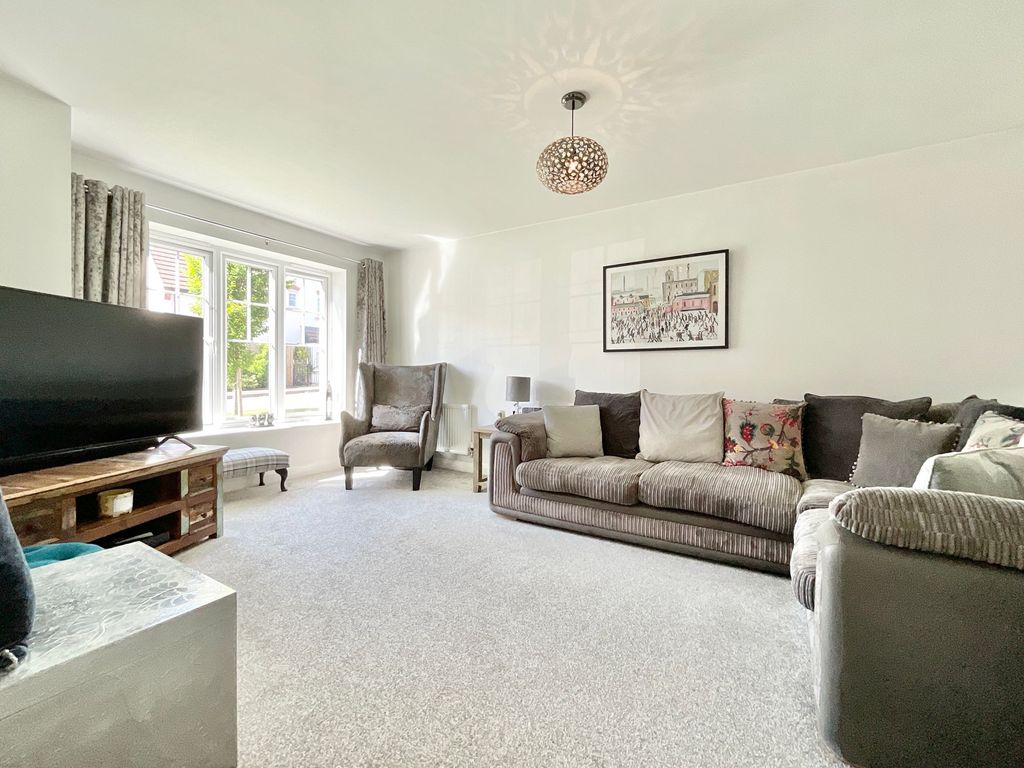 Property photo 3 of 34