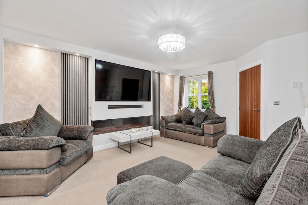 Property photo 3 of 36