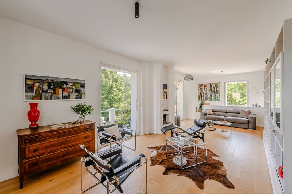 Property photo 1 of 30