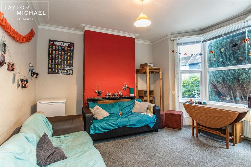 Property photo 3 of 16 Living Room