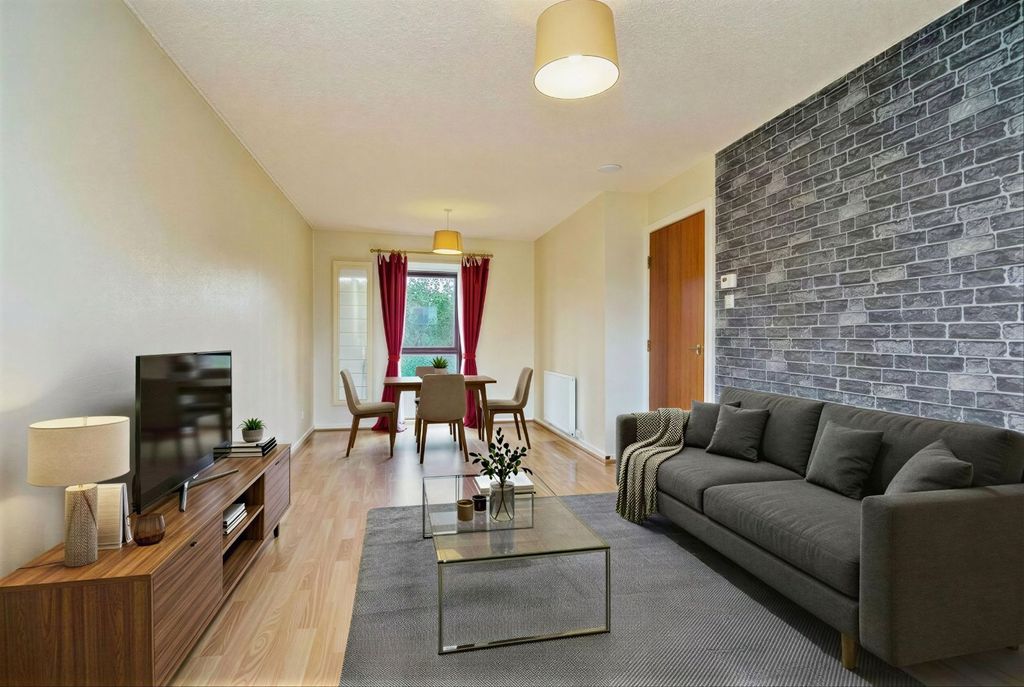 Property photo 3 of 21 Picture 3