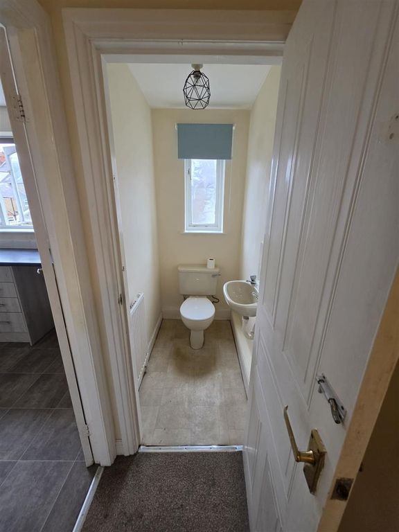 Property photo 3 of 11 W/C