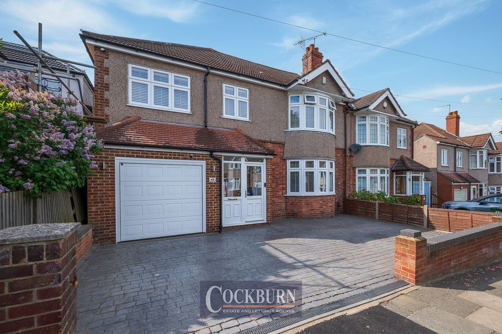 Property photo 1 of 29