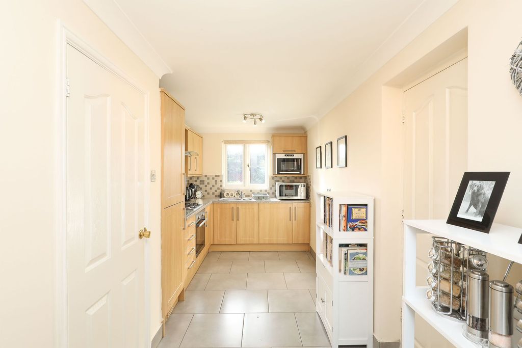 Property photo 2 of 22