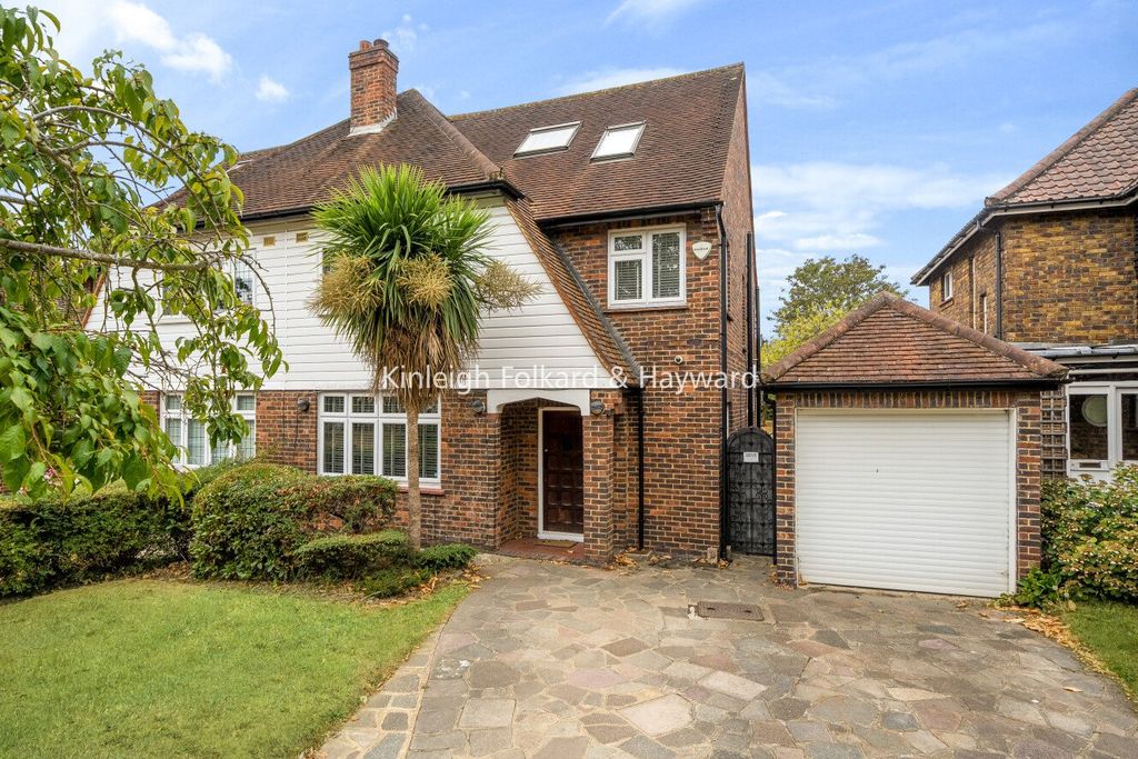 Property photo 2 of 16 External