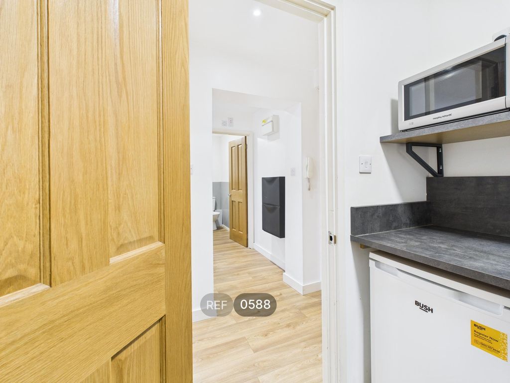 Property photo 2 of 15 Kitchen