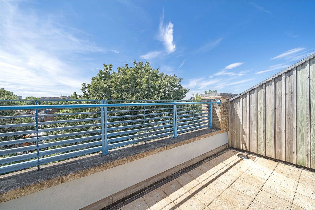 Property photo 3 of 13 Balcony