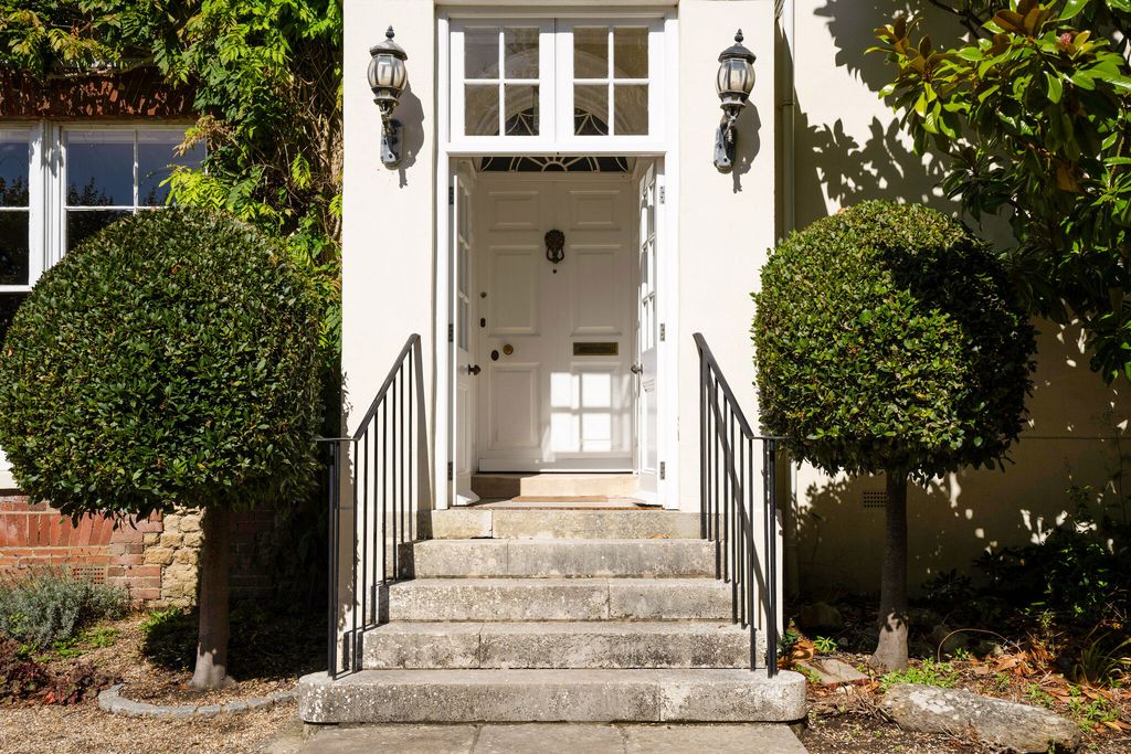 Property photo 2 of 38