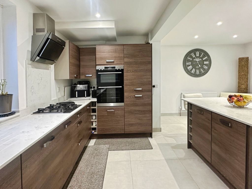 Property photo 3 of 18 Kitchen/Diner