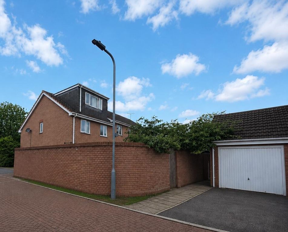 Property photo 2 of 11