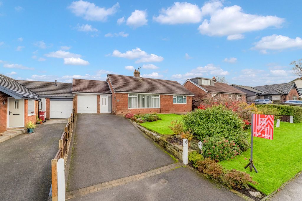 Property photo 2 of 38 Photograph 3