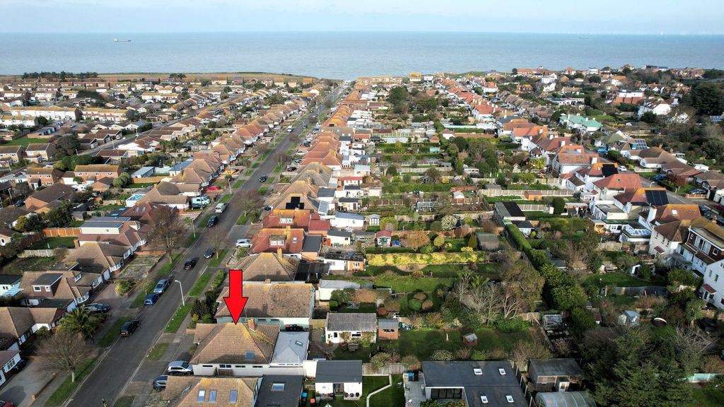 Property photo 2 of 28