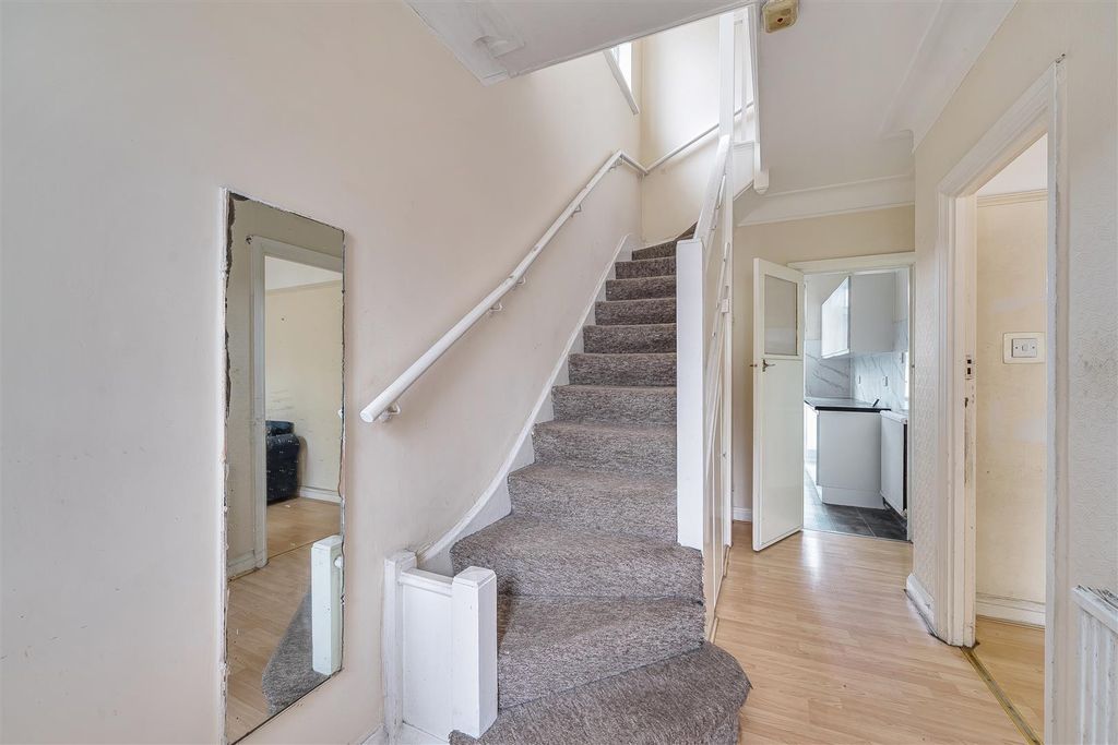 Property photo 2 of 10 Entrance Hallway.Jpg