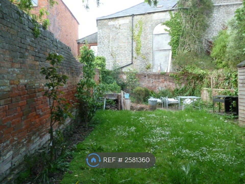 Property photo 2 of 8 Shared Garden