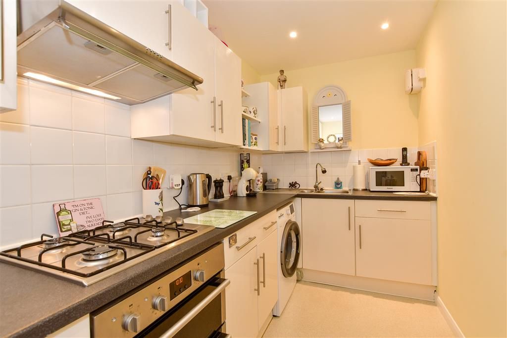 Property photo 2 of 9 Kitchen