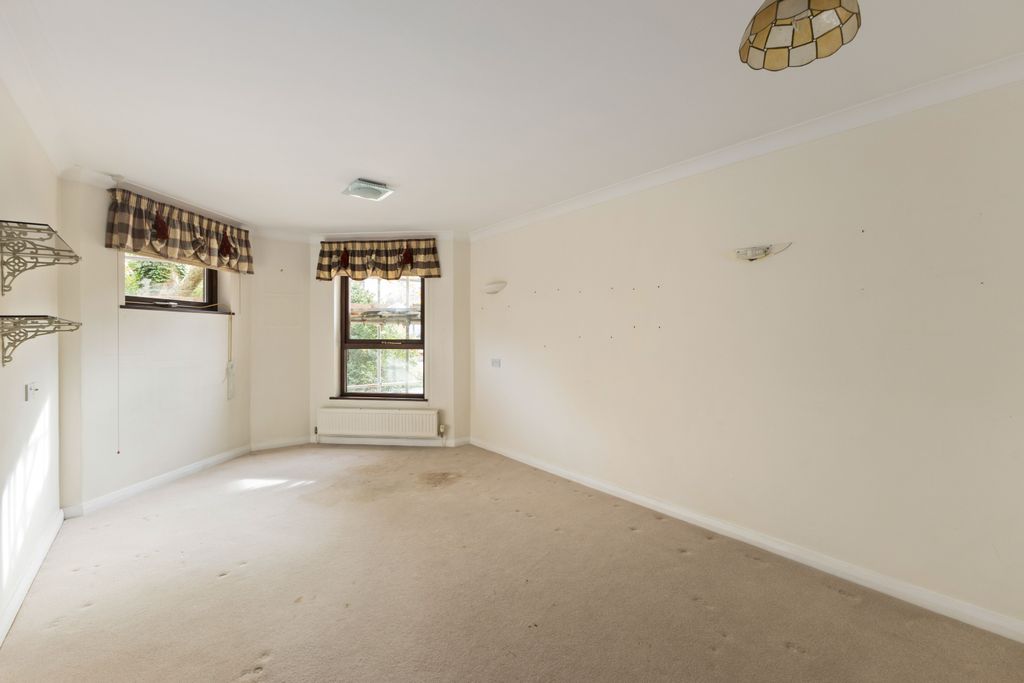 Property photo 3 of 8