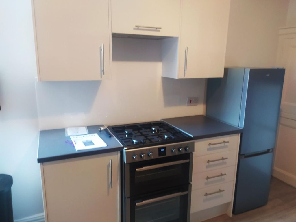 Property photo 2 of 11 Picture No. 12