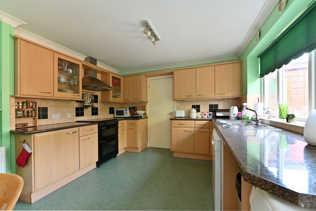 Property photo 3 of 20