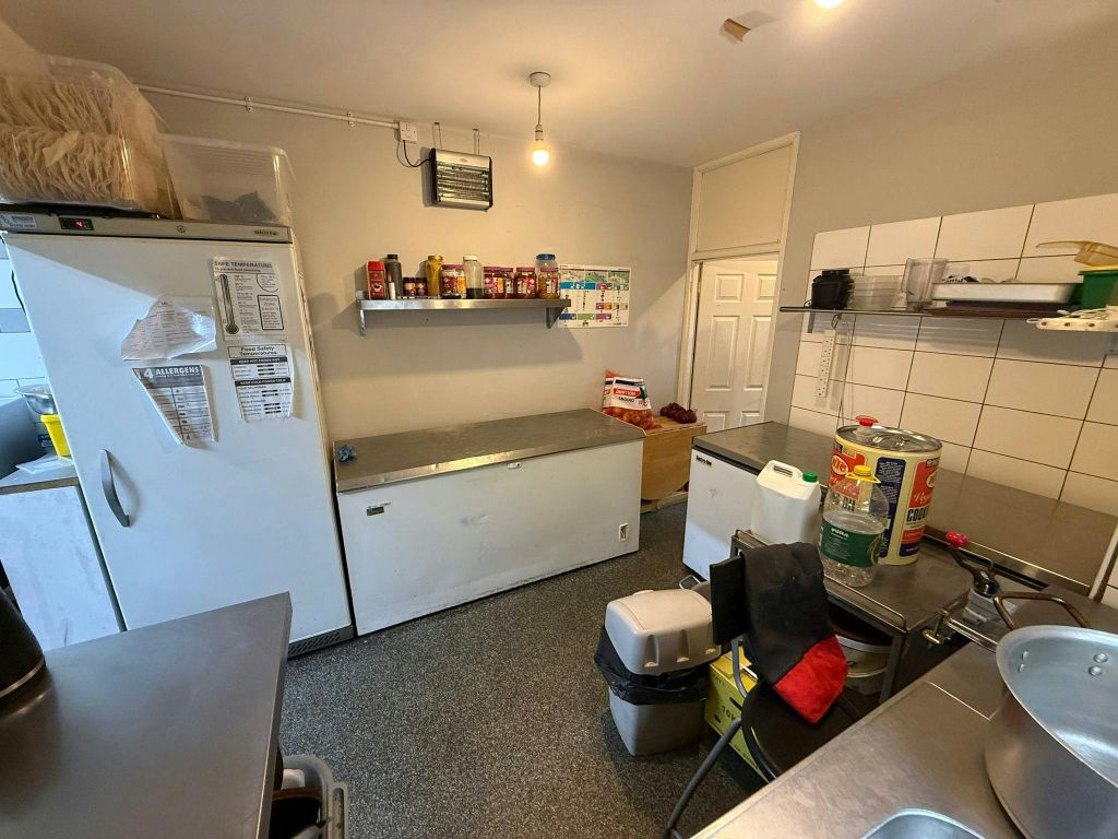 Property photo 2 of 8 7Bb609c9-04B3-4819-B9De-336E8170B073.Jpg