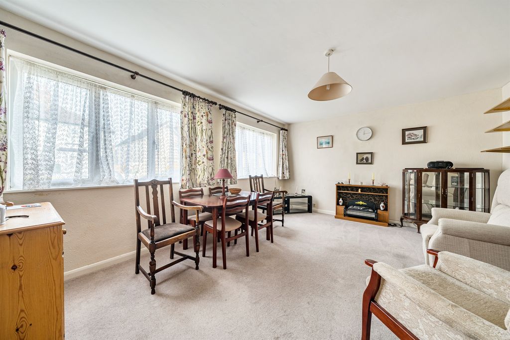 Property photo 3 of 12