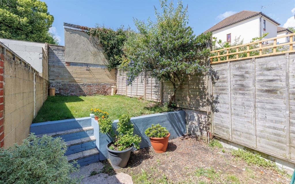 Property photo 1 of 20 Secluded Rear Garden