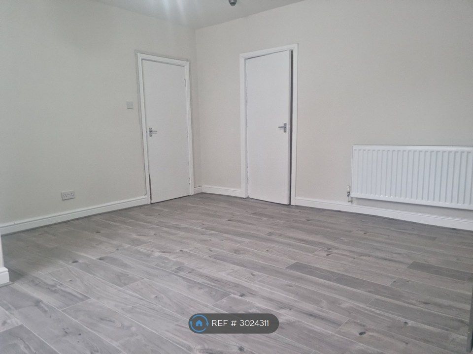 Property photo 2 of 8 Living Room