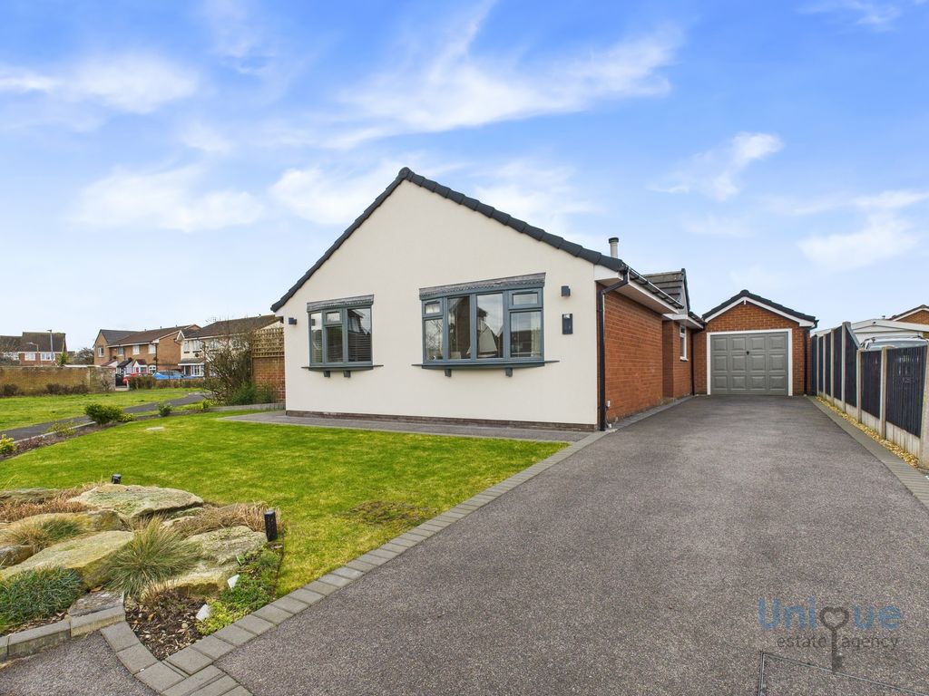 Property photo 1 of 32