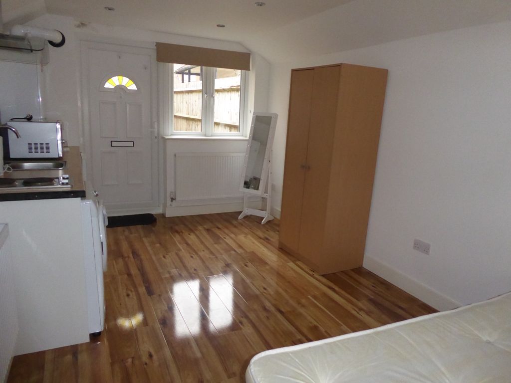 Property photo 2 of 8 4669562