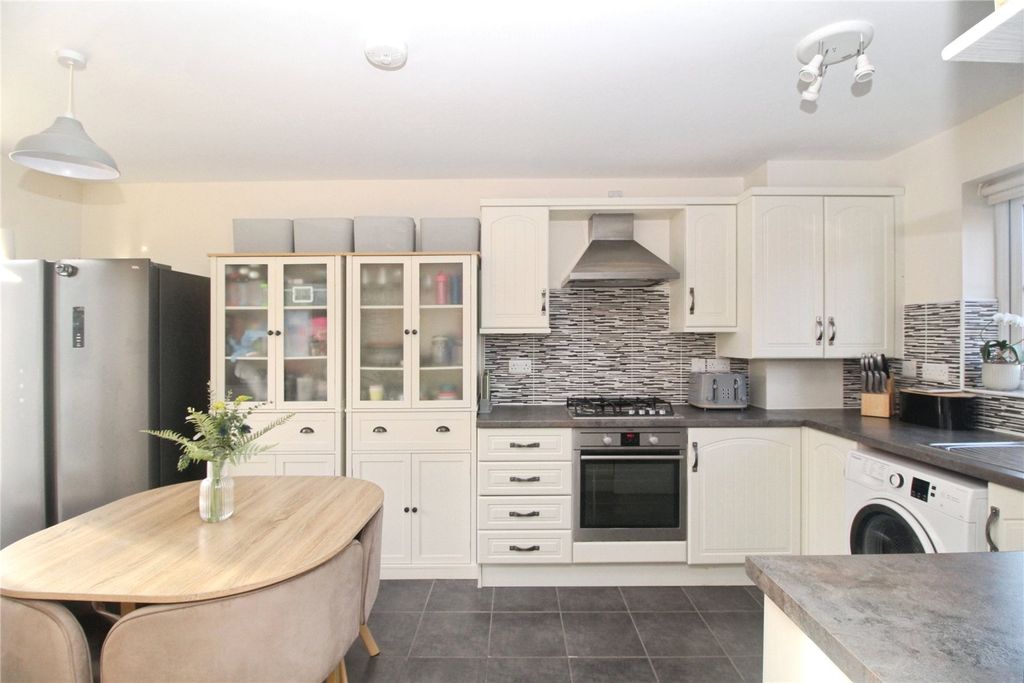 Property photo 3 of 12 Kitchen/Diner